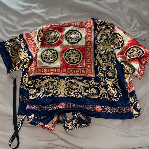 Brand new the front blouse - Picture 4 of 4